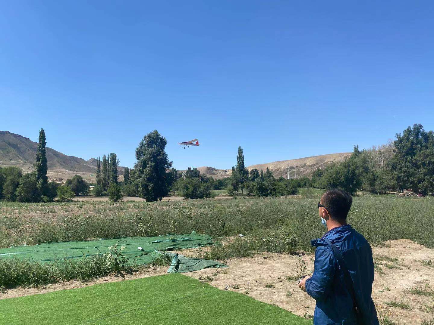 無(wú)人機(jī)培訓(xùn)，無(wú)人機(jī)考證，無(wú)人機(jī)飛行表演就找新疆保華潤(rùn)天！