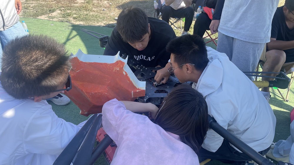 新疆無人機培訓 | 新疆保華潤天航空:無人機培訓新熱潮引領者