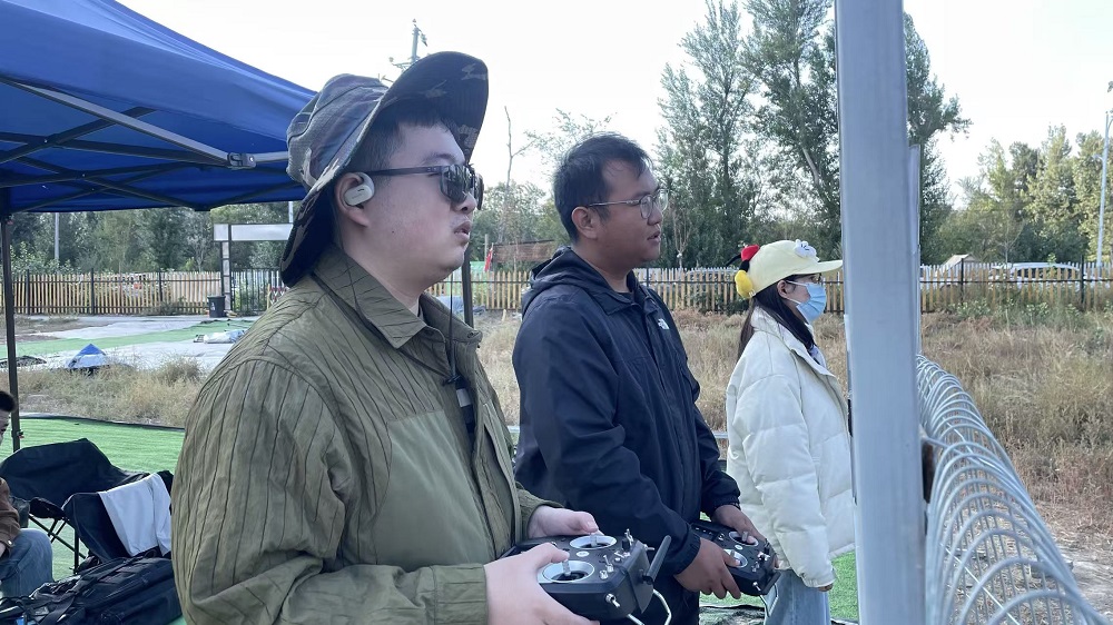 新疆無人機培訓學?！ＨA潤天航空專業(yè)無人機駕駛員培訓